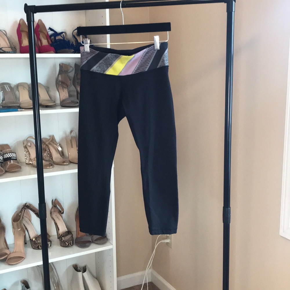 Lululemon athletic cropped yoga pants